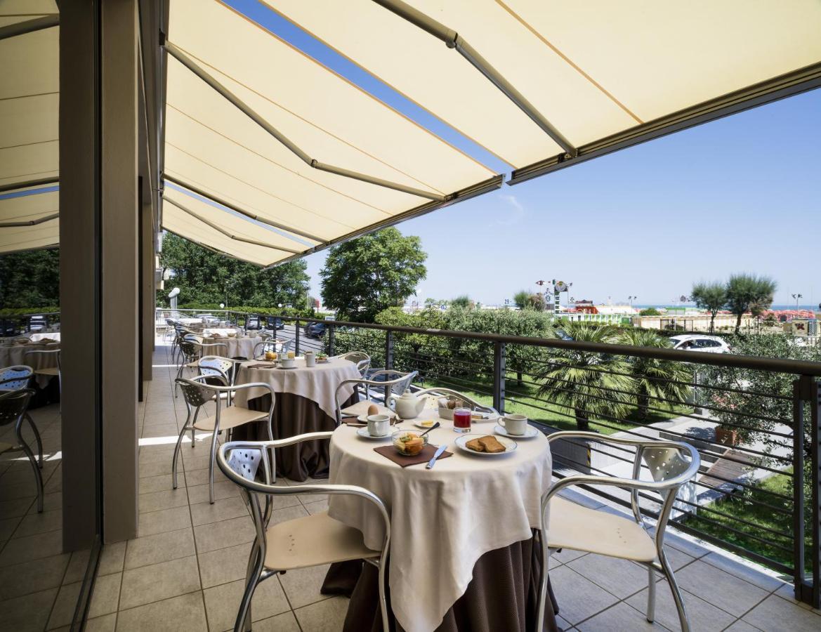National Hotel Ρίμινι Εξωτερικό φωτογραφία