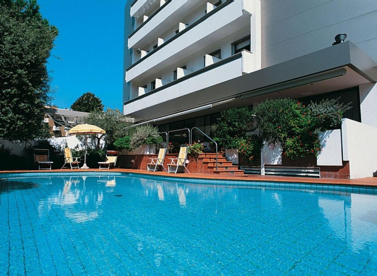 National Hotel Ρίμινι Εξωτερικό φωτογραφία