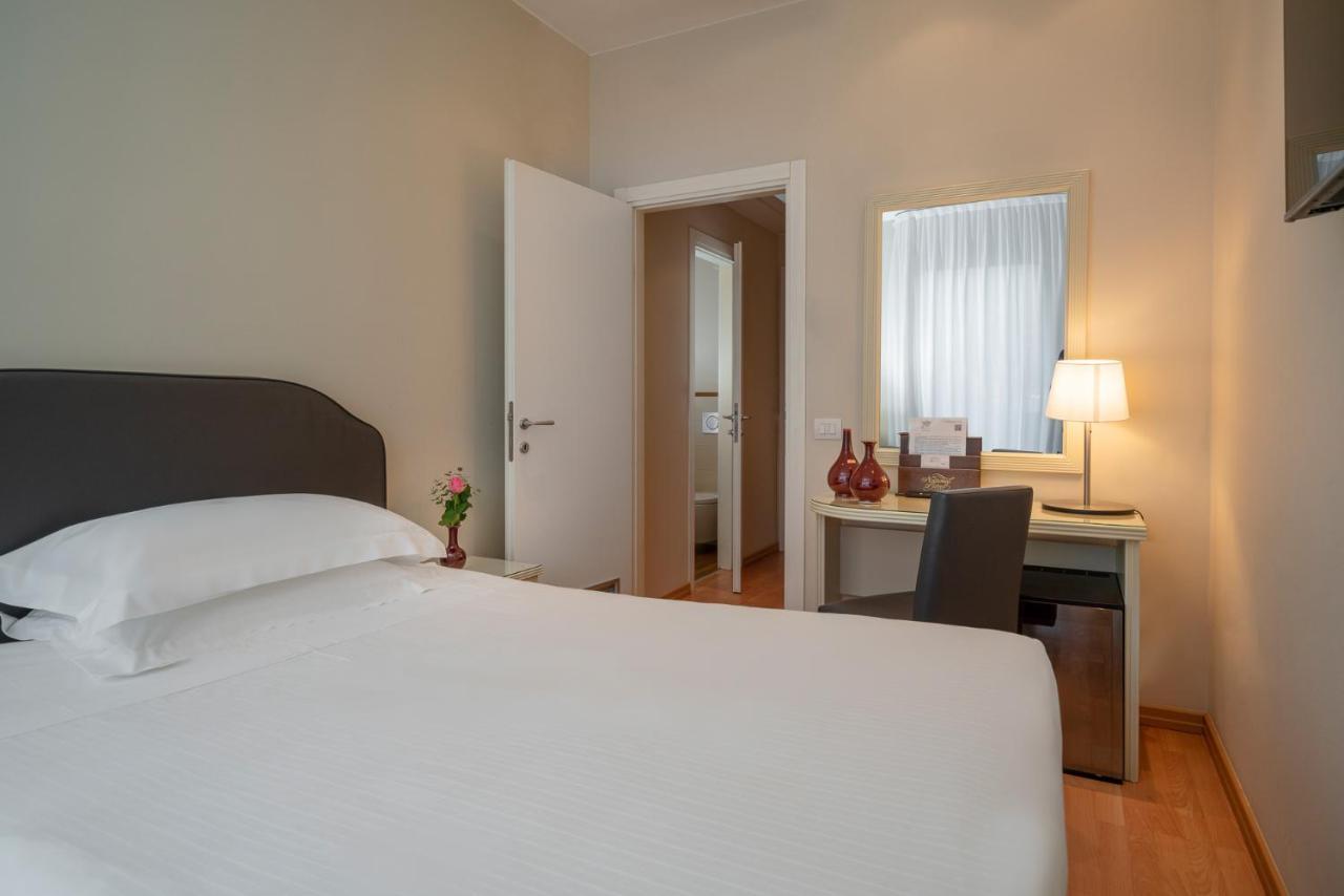 National Hotel Ρίμινι Εξωτερικό φωτογραφία